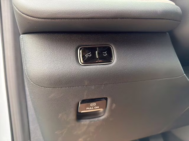 2026 Crystal White Metallic Clearcoat Lincoln Navigator Reserve 4X4 SUV