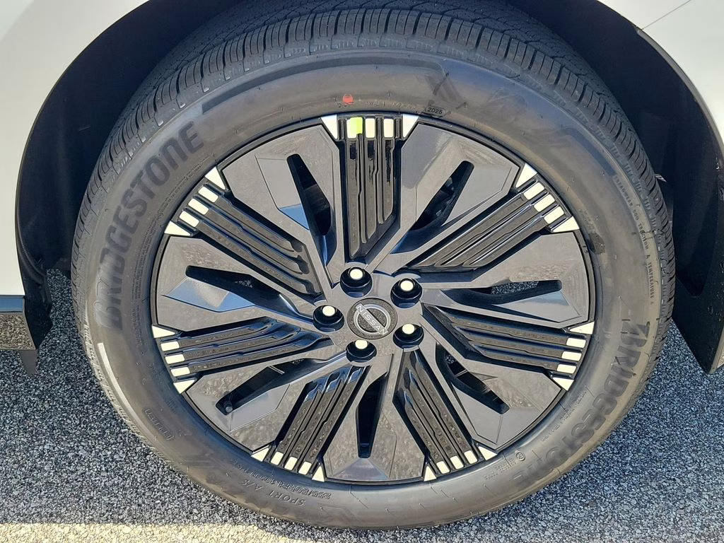 2026 White / Black Nissan Murano Platinum AWD SUV