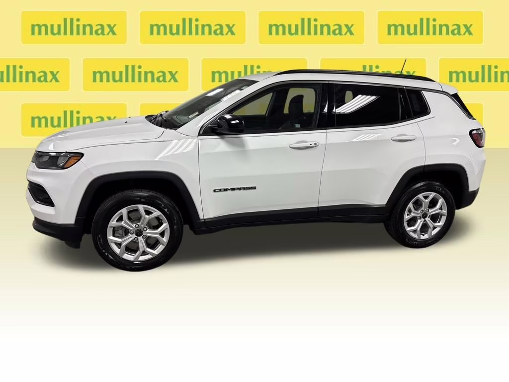 2025 Bright White Clearcoat Jeep Compass Latitude 4X4 SUV