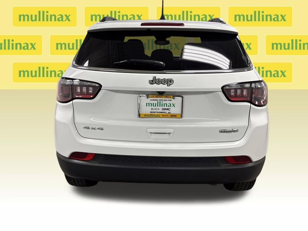 2025 Bright White Clearcoat Jeep Compass Latitude 4X4 SUV