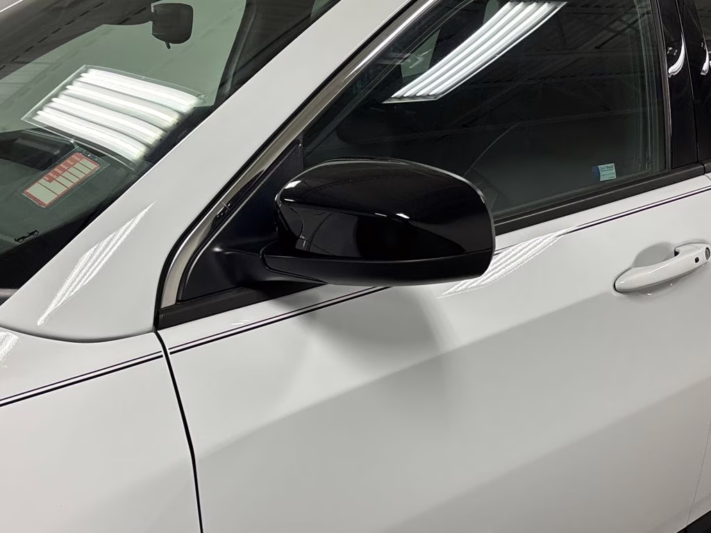 2025 Bright White Clearcoat Jeep Compass Latitude 4X4 SUV