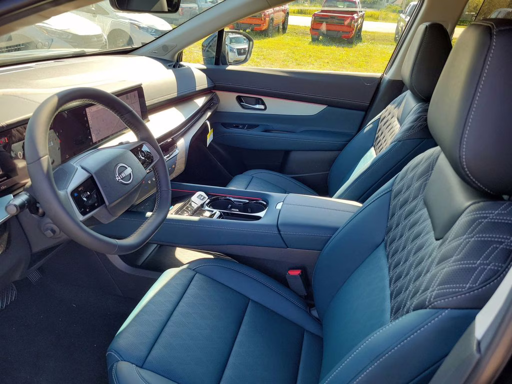 2026 Everest White Pearl Tricoat Nissan Murano Platinum AWD SUV