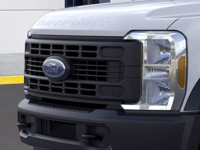 2025 Oxford White Ford Super Duty F-550 DRW XL DRW 4X4 Chassis