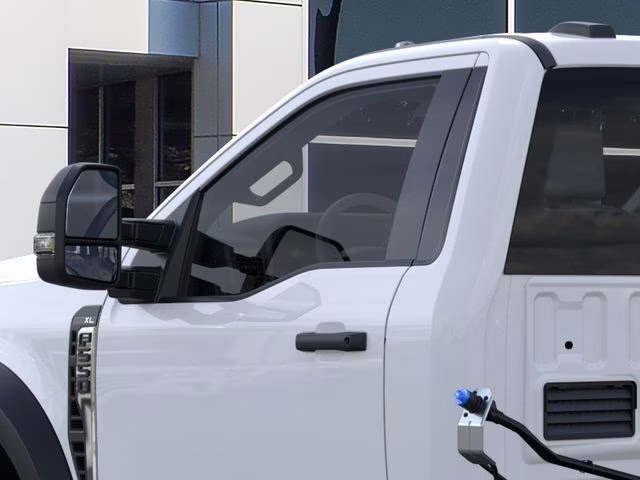 2025 Oxford White Ford Super Duty F-550 DRW XL DRW 4X4 Chassis