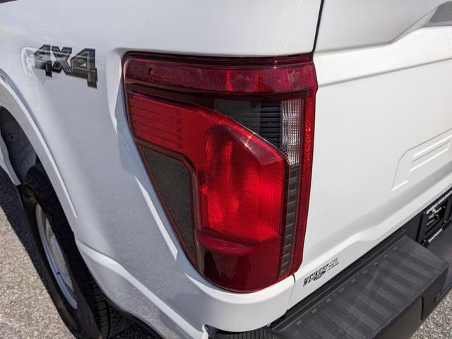 2025 Oxford White Ford F-150 XL 4X4 Truck