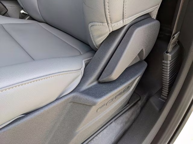 2025 Oxford White Ford F-150 XL 4X4 Truck