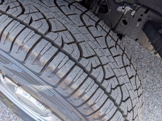 2025 Oxford White Ford F-150 XL 4X4 Truck