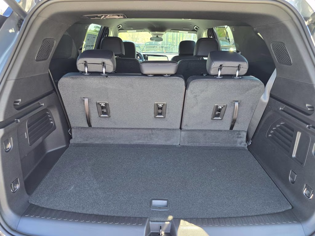 2026 Sterling Gray Metallic Chevrolet Traverse LT FWD SUV