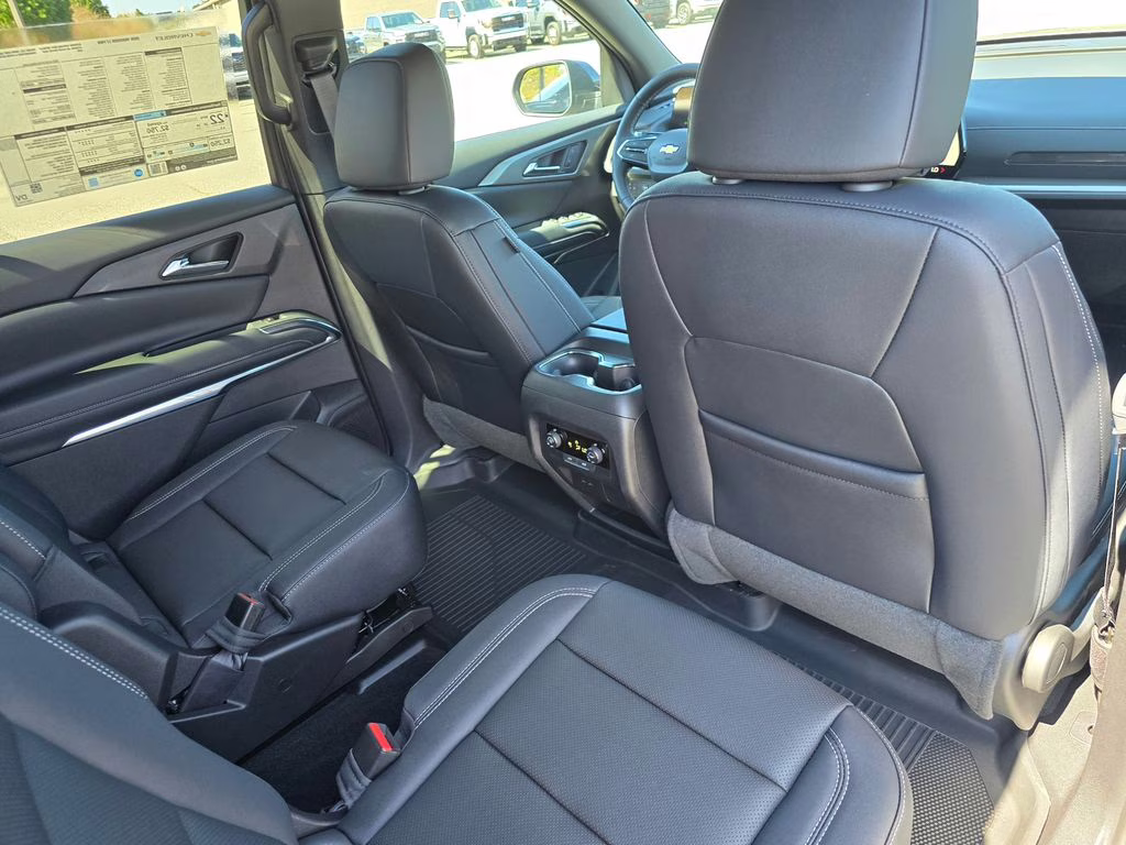2026 Sterling Gray Metallic Chevrolet Traverse LT FWD SUV