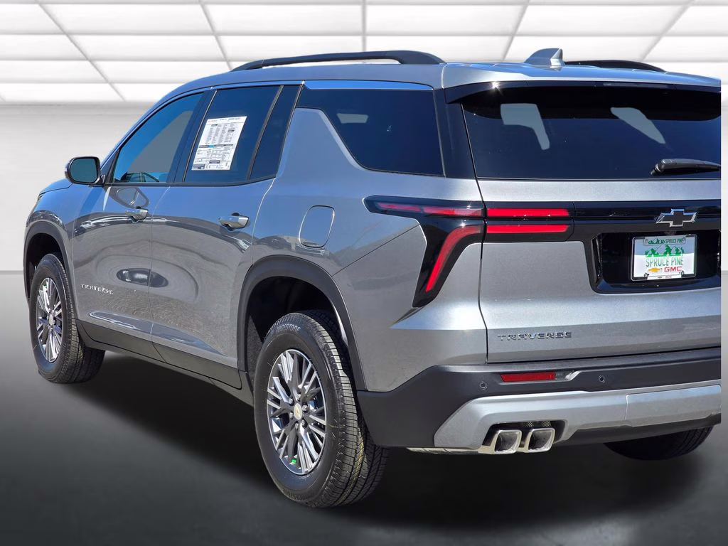 2026 Sterling Gray Metallic Chevrolet Traverse LT FWD SUV