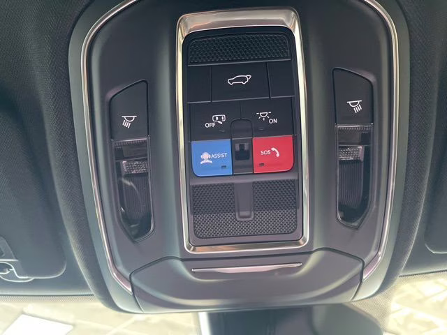 2026 Diamond Black Crystal Pearlcoat Jeep Grand Cherokee Limited 4X4 SUV