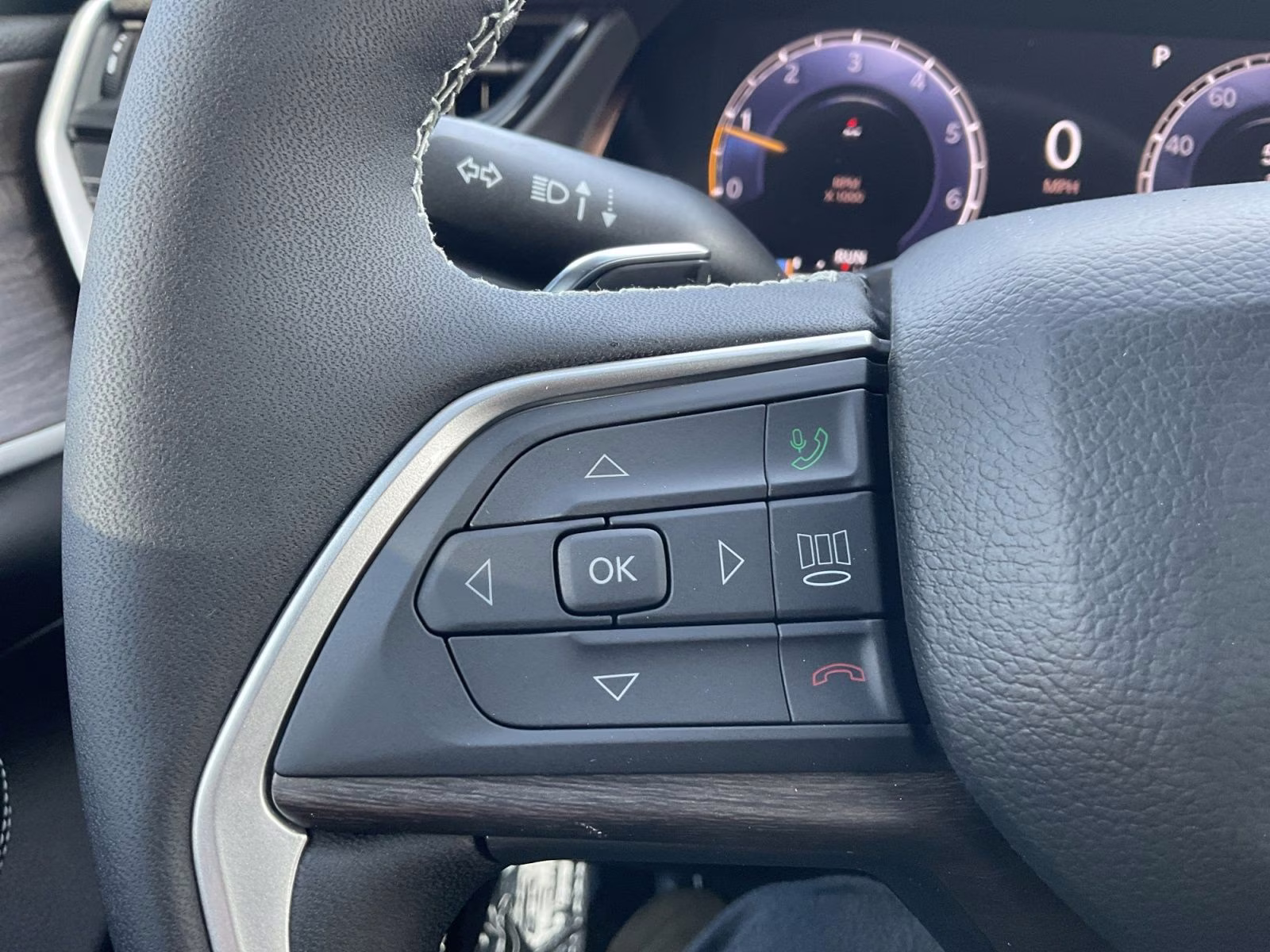 2026 Diamond Black Crystal Pearlcoat Jeep Grand Cherokee Limited 4X4 SUV