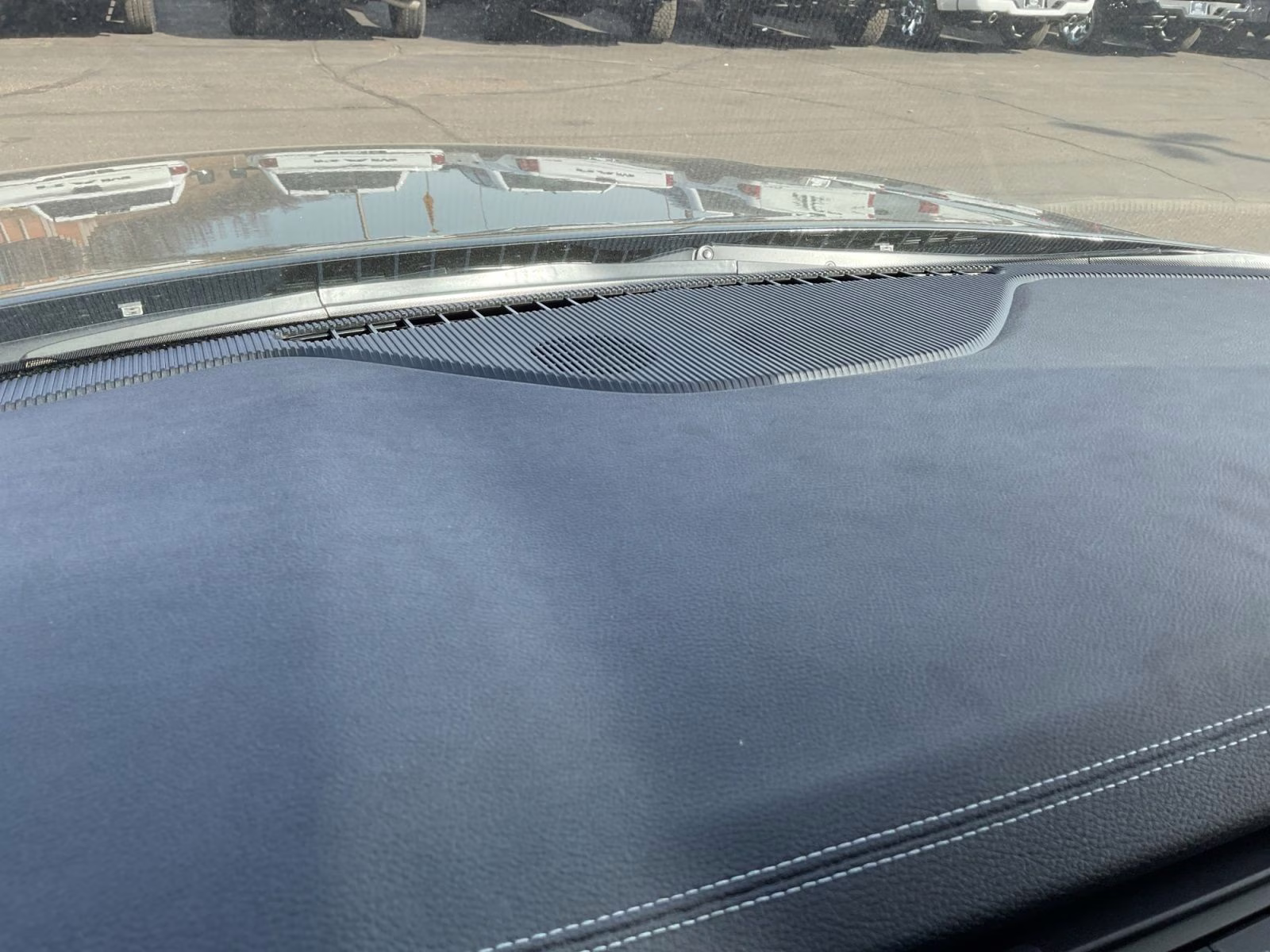 2026 Diamond Black Crystal Pearlcoat Jeep Grand Cherokee Limited 4X4 SUV