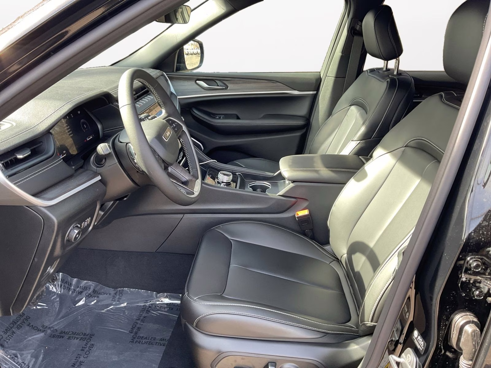 2026 Diamond Black Crystal Pearlcoat Jeep Grand Cherokee Limited 4X4 SUV