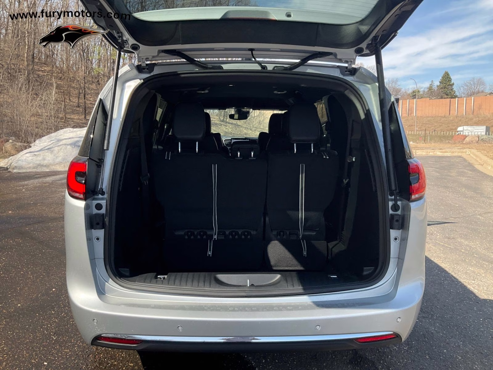 2026 Silver Mist Clearcoat Chrysler Pacifica Select AWD Van