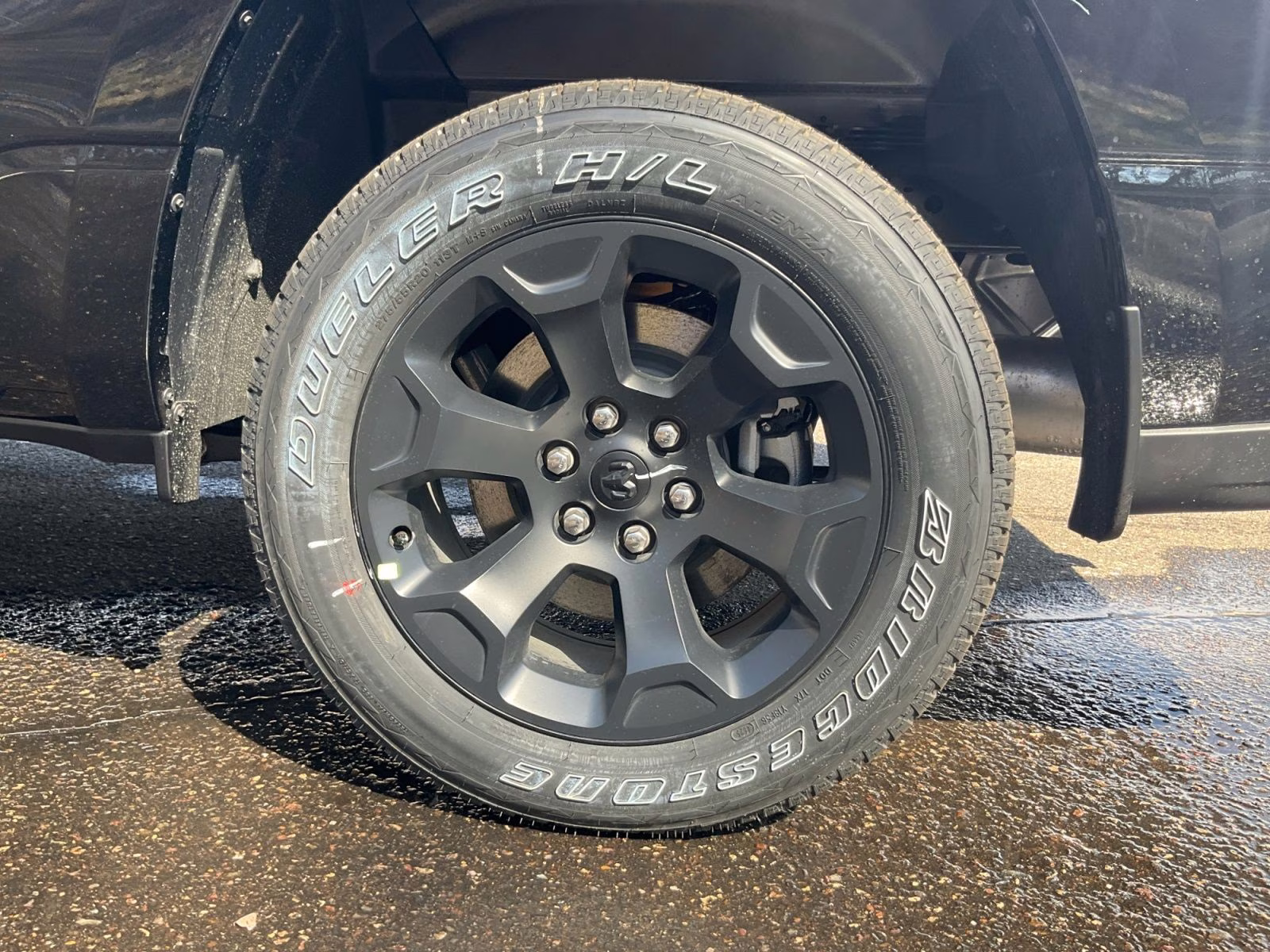 2026 Diamond Black Crystal Pearlcoat Ram 1500 Express 4X4 Truck