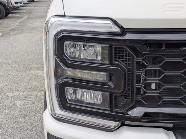 2026 White Metallic Ford Super Duty F-250 SRW LARIAT 4X4 Truck