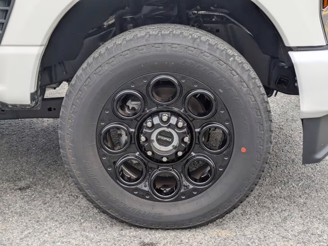 2026 White Metallic Ford Super Duty F-250 SRW LARIAT 4X4 Truck