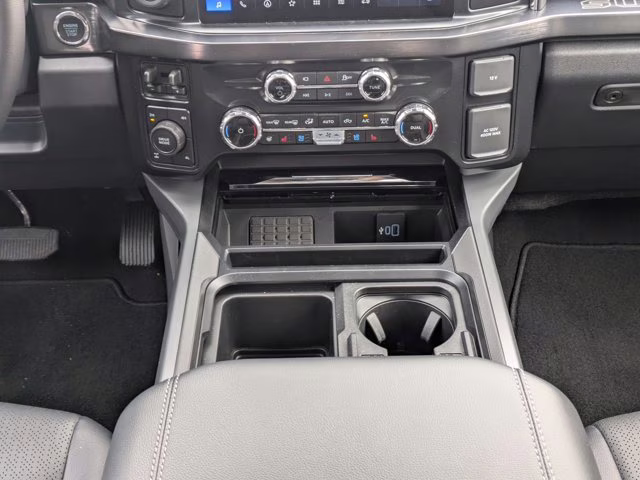 2026 White Metallic Ford Super Duty F-250 SRW LARIAT 4X4 Truck