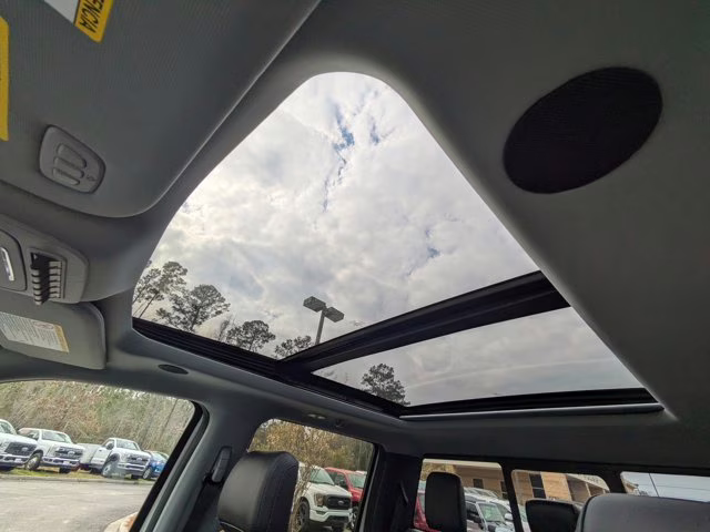 2026 White Metallic Ford Super Duty F-250 SRW LARIAT 4X4 Truck