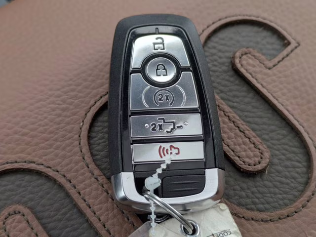 2025 Star White Metallic Tc Ford F-150 King Ranch 4X4 Truck