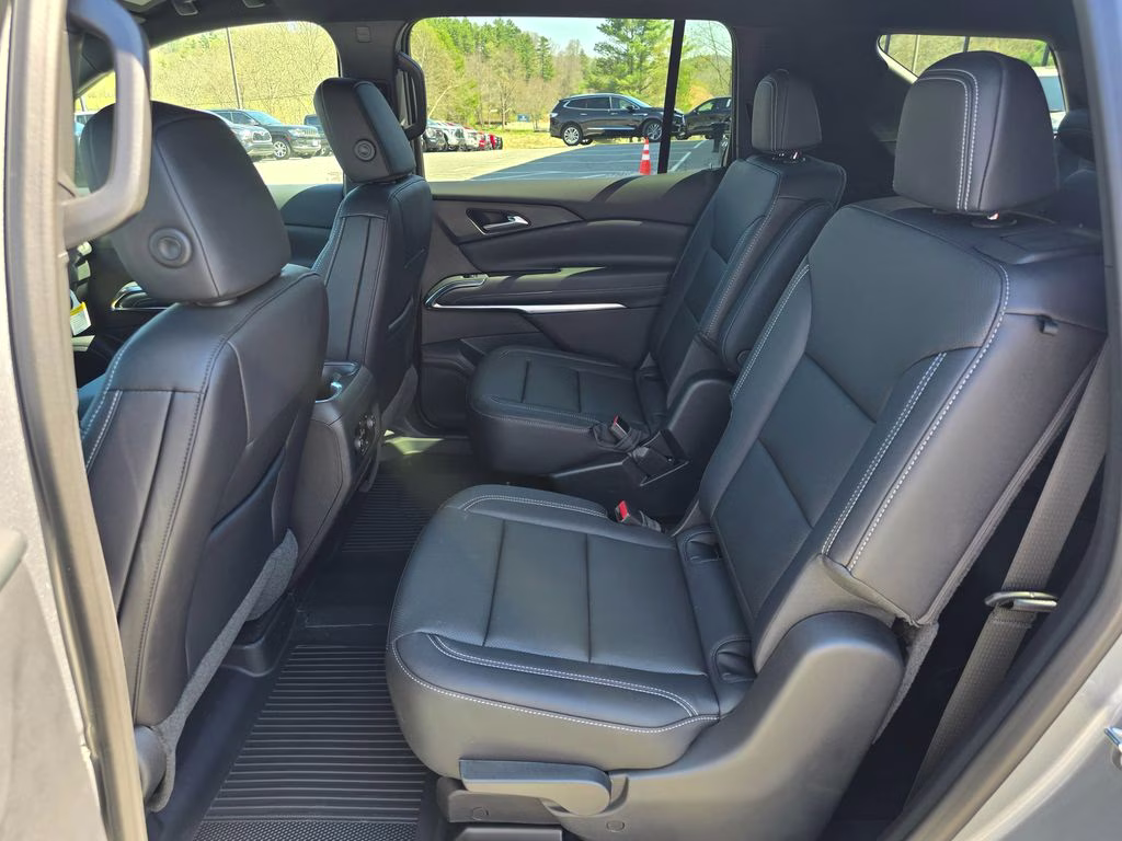 2026 Sterling Gray Metallic Chevrolet Traverse LT FWD SUV