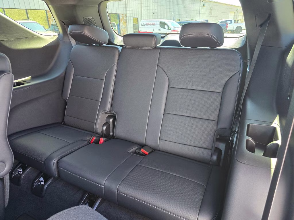 2026 Sterling Gray Metallic Chevrolet Traverse LT FWD SUV