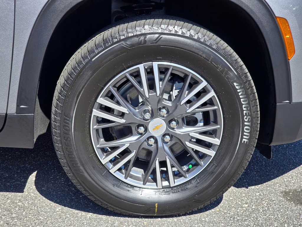 2026 Sterling Gray Metallic Chevrolet Traverse LT FWD SUV