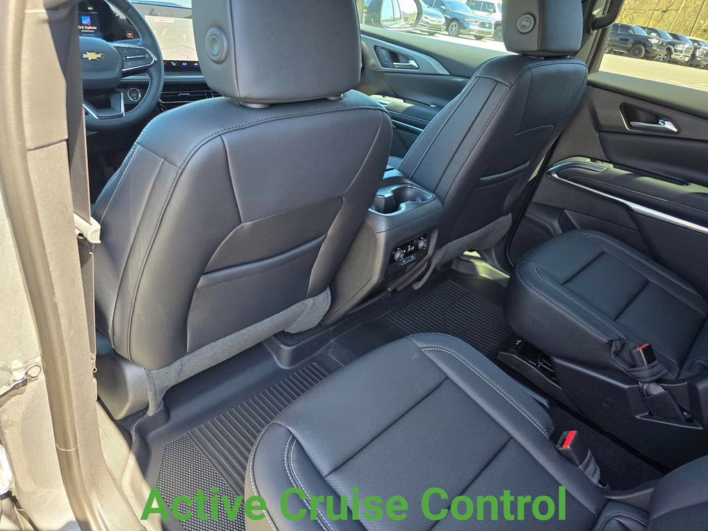 2026 Sterling Gray Metallic Chevrolet Traverse LT FWD SUV