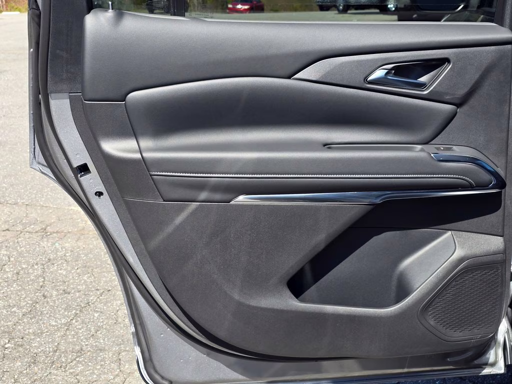 2026 Sterling Gray Metallic Chevrolet Traverse LT FWD SUV