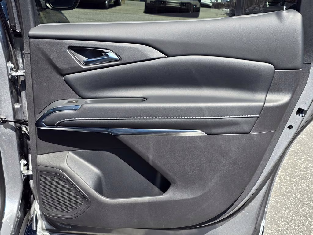 2026 Sterling Gray Metallic Chevrolet Traverse LT FWD SUV