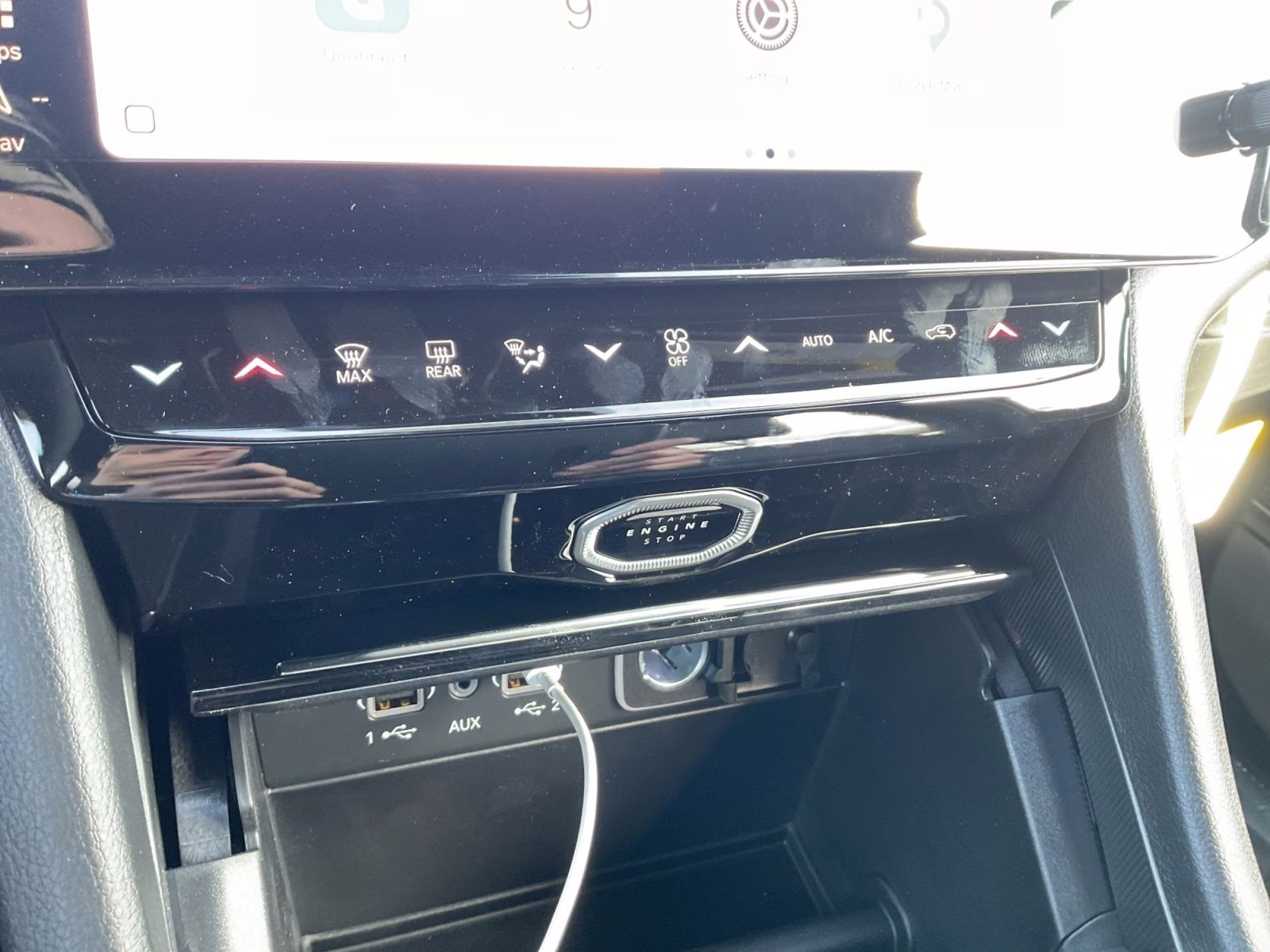 2026 Diamond Black Crystal Pearlcoat Jeep Grand Cherokee Limited 4X4 SUV