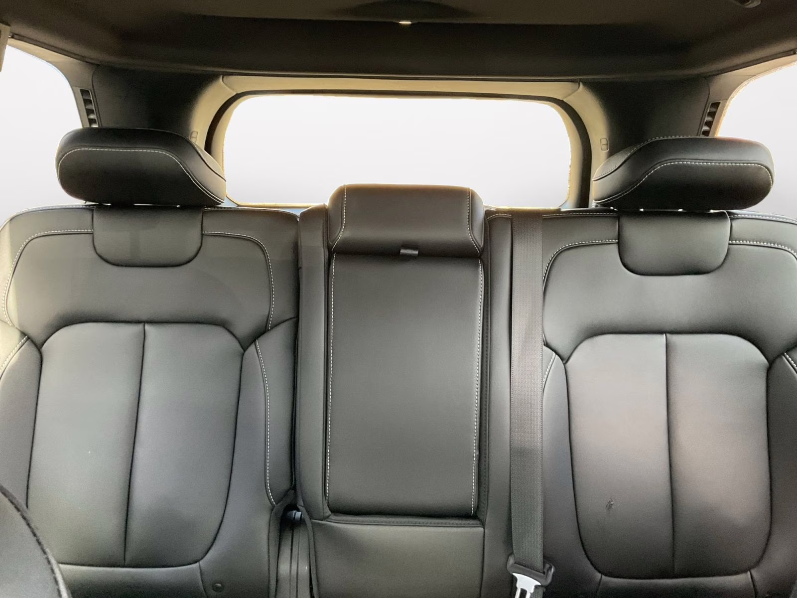 2026 Diamond Black Crystal Pearlcoat Jeep Grand Cherokee Limited 4X4 SUV