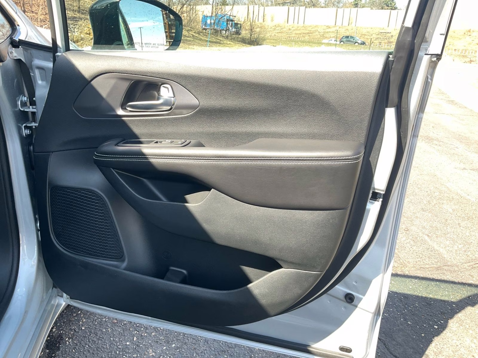 2026 Silver Mist Clearcoat Chrysler Pacifica Select AWD Van