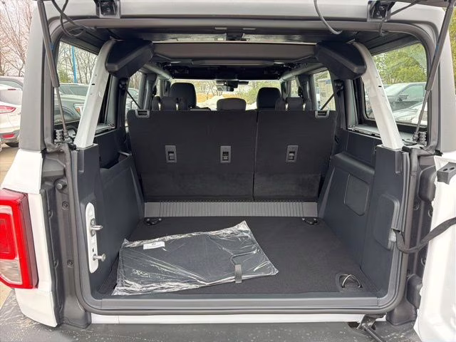 2026 Oxford White Ford Bronco Base 4X4 SUV