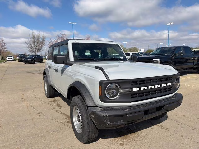 2026 Avalanche Gray Ford Bronco Base 4X4 SUV