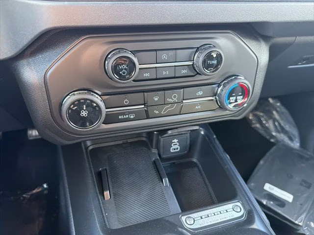 2026 Avalanche Gray Ford Bronco Base 4X4 SUV