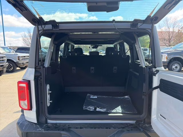 2026 Avalanche Gray Ford Bronco Base 4X4 SUV