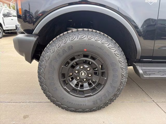 2026 Shadow Black Ford Bronco Outer Banks 4X4 SUV