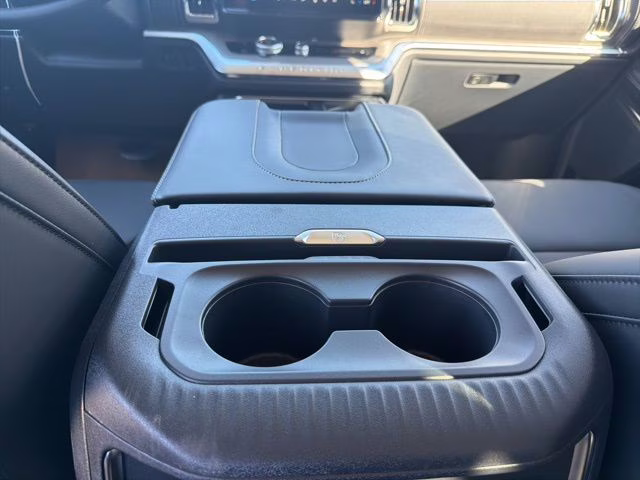 2026 Star White Metallic Tri-Coat Ford Expedition Platinum 4X4 SUV