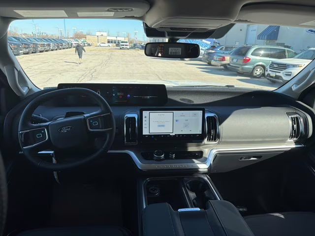 2026 Star White Metallic Tri-Coat Ford Expedition Platinum 4X4 SUV