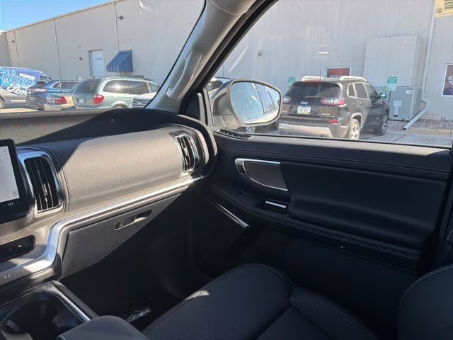 2026 Star White Metallic Tri-Coat Ford Expedition Platinum 4X4 SUV