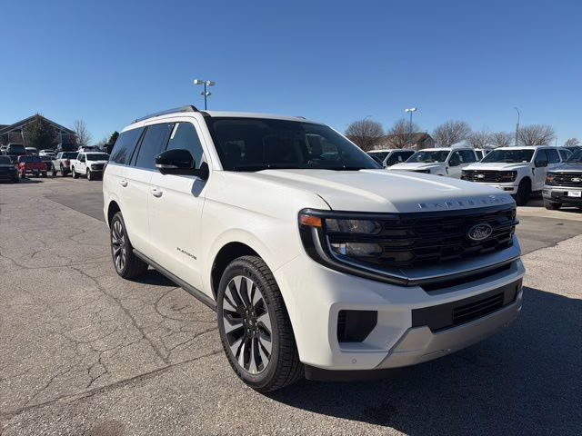 2026 Star White Metallic Tri-Coat Ford Expedition Platinum 4X4 SUV