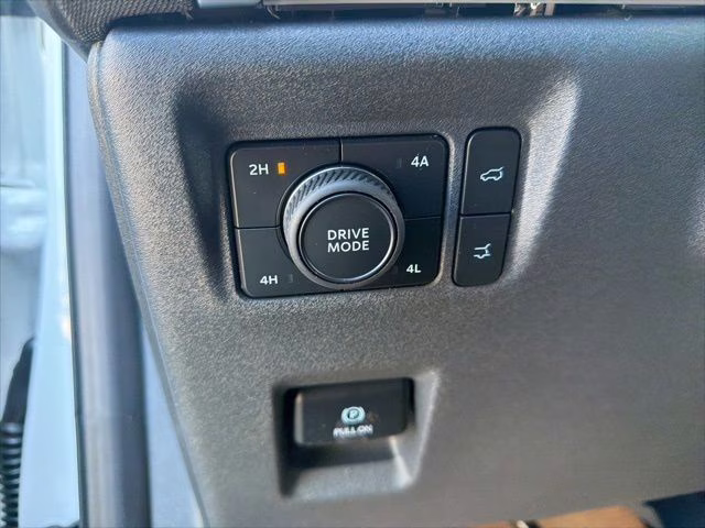 2026 Star White Metallic Tri-Coat Ford Expedition Platinum 4X4 SUV