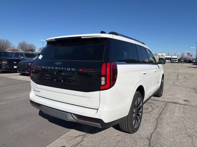 2026 Star White Metallic Tri-Coat Ford Expedition Platinum 4X4 SUV