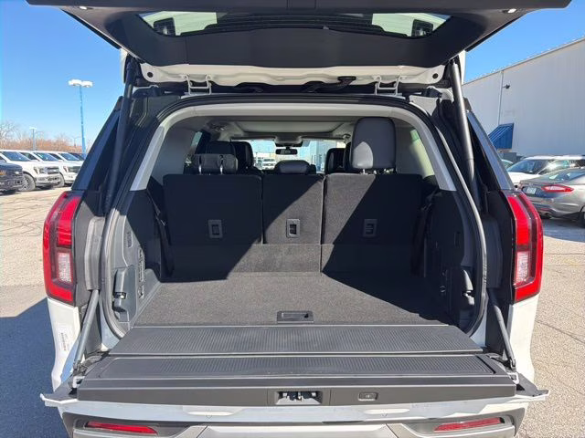 2026 Star White Metallic Tri-Coat Ford Expedition Platinum 4X4 SUV