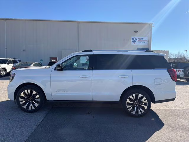 2026 Star White Metallic Tri-Coat Ford Expedition Platinum 4X4 SUV