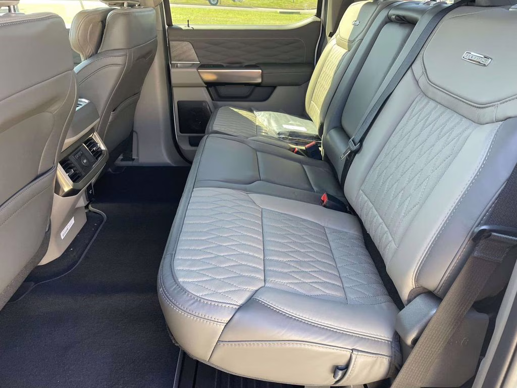 2026 Star White Metallic Tri-Coat Ford Super Duty F-350 DRW Platinum 4X4 Truck