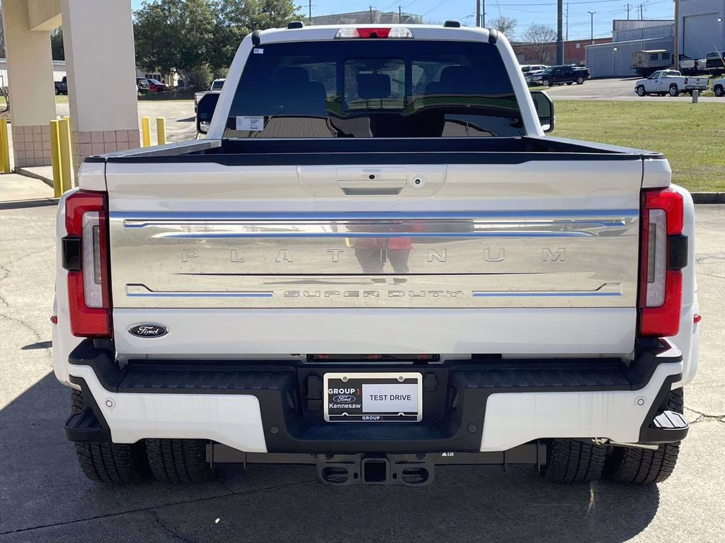 2026 Star White Metallic Tri-Coat Ford Super Duty F-350 DRW Platinum 4X4 Truck