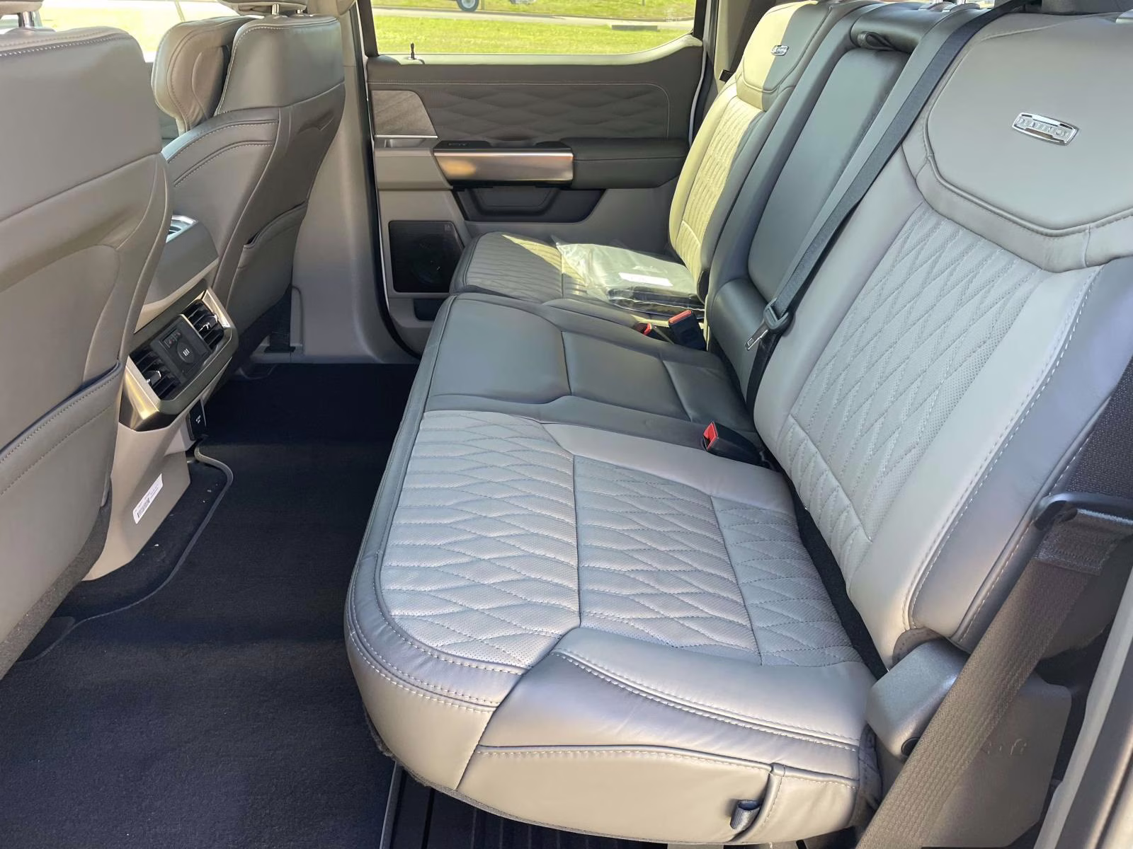 2026 Star White Metallic Tri-Coat Ford Super Duty F-350 DRW Platinum 4X4 Truck